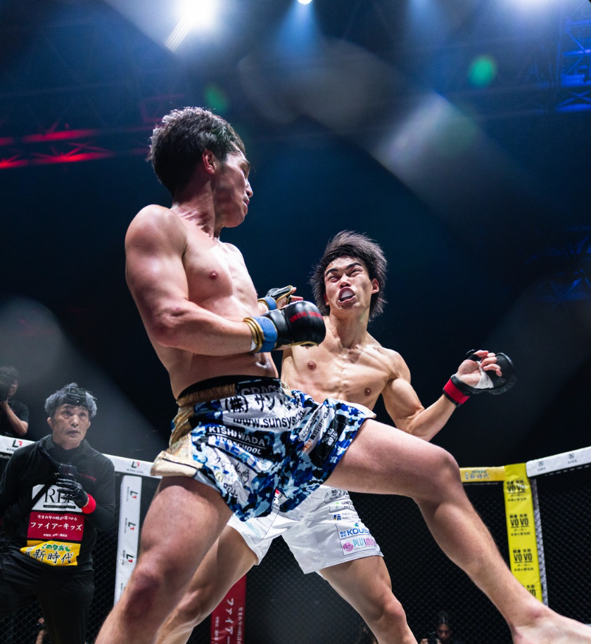BreakingDown 20 RIZIN対抗戦メインイベント勝利後の写真