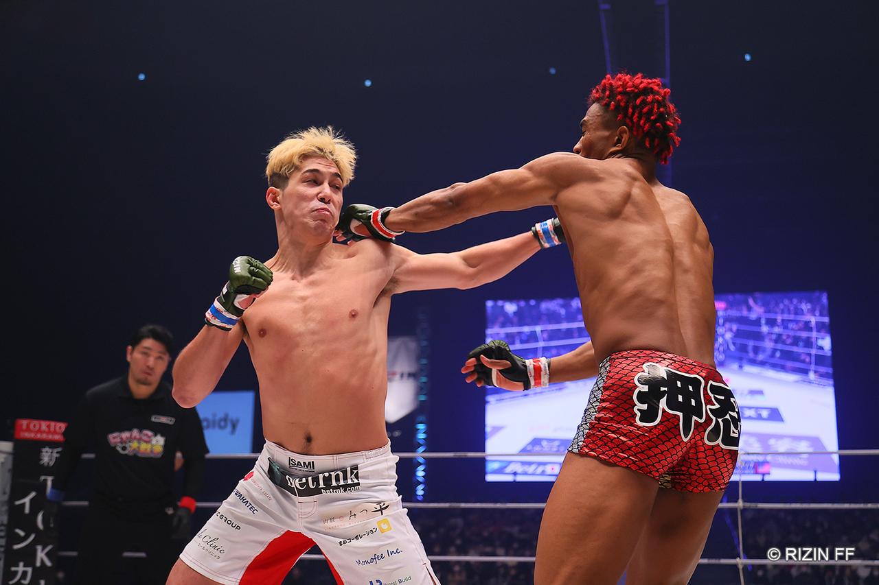 RIZIN.40 ベイノア対宇佐美正パトリックの試合写真