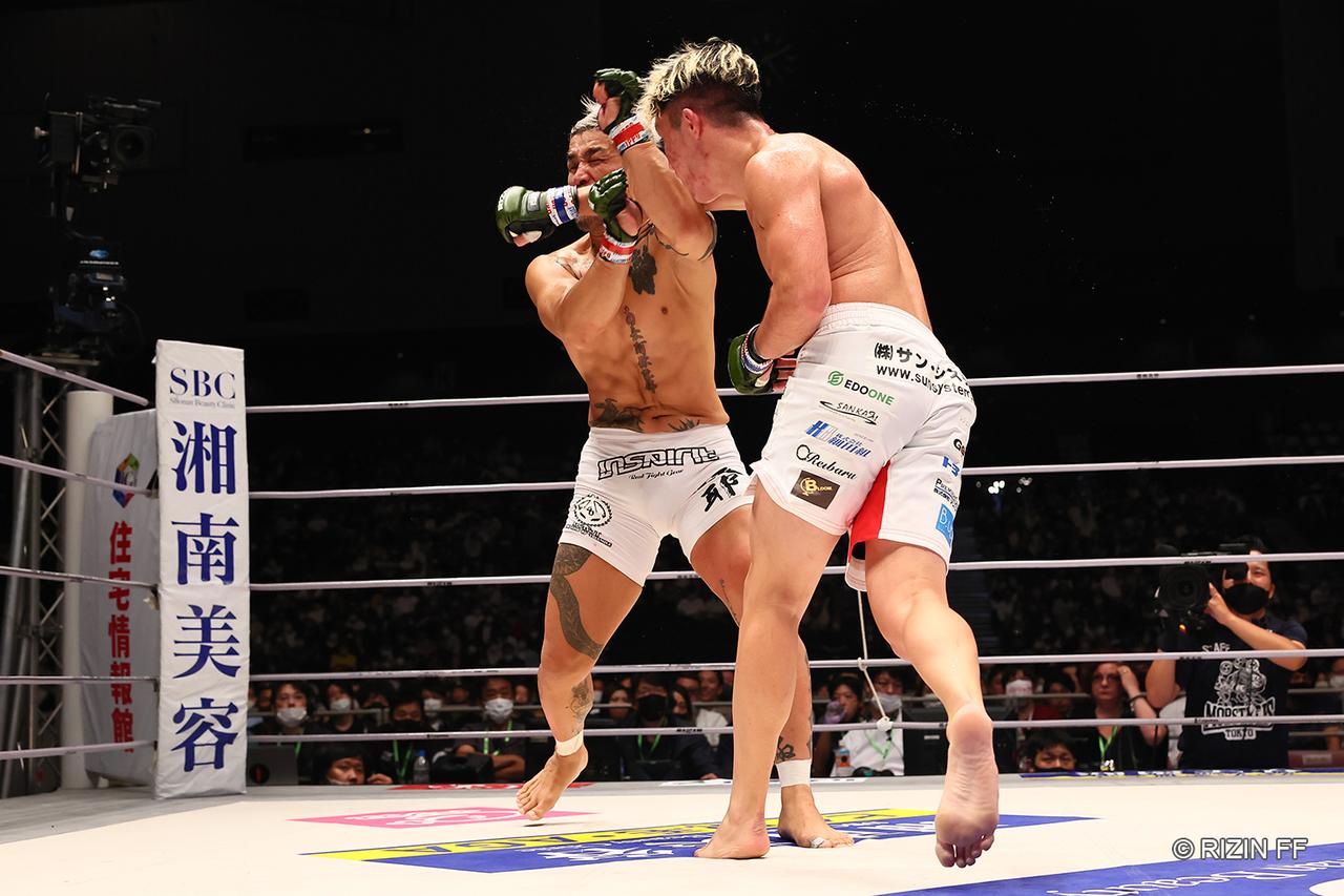 RIZIN.39 佐々木信治対宇佐美正パトリックの試合写真